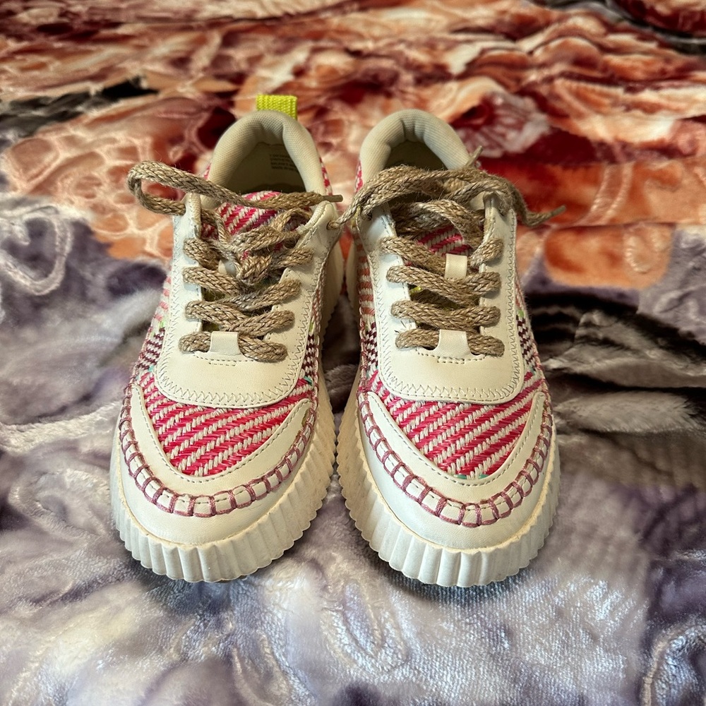 Dulce vita Stylish Kids Shoes with Pink Accents